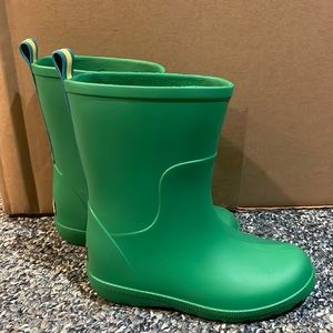 Green rain boots size 9-10